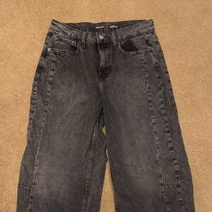 Black wash barrel jeans